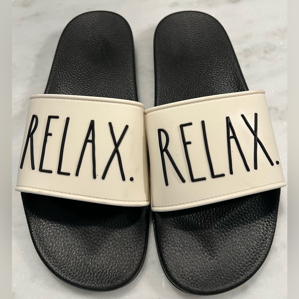 Rae Dunn “Relax” Sandals size 10